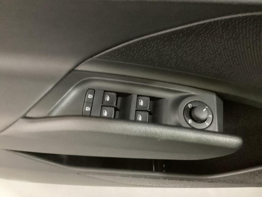 Skoda Elroq 210 kW (CV) 82 kWh (77 kwh neta) Sportli 18