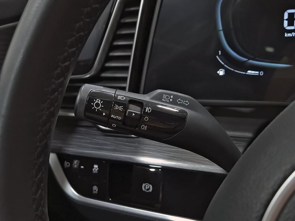 Kia Sportage 1.6 T-GDi MHEV 118kW (160CV) Drive 17″ 13