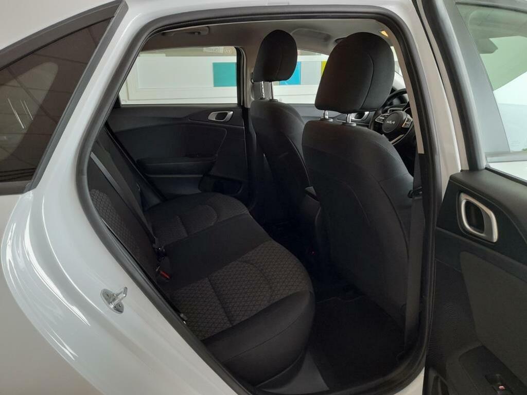 Kia Ceed 1.0 T-GDi 74kW (100CV) Concept 11