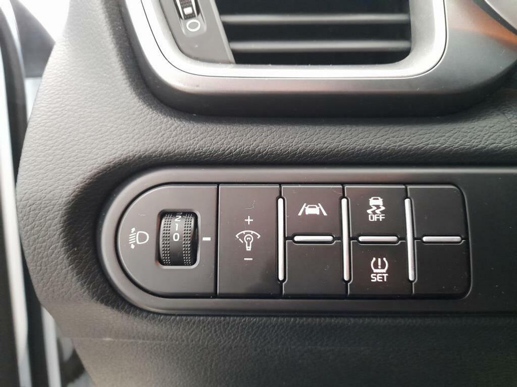 Kia Ceed 1.0 T-GDi 74kW (100CV) Concept 17