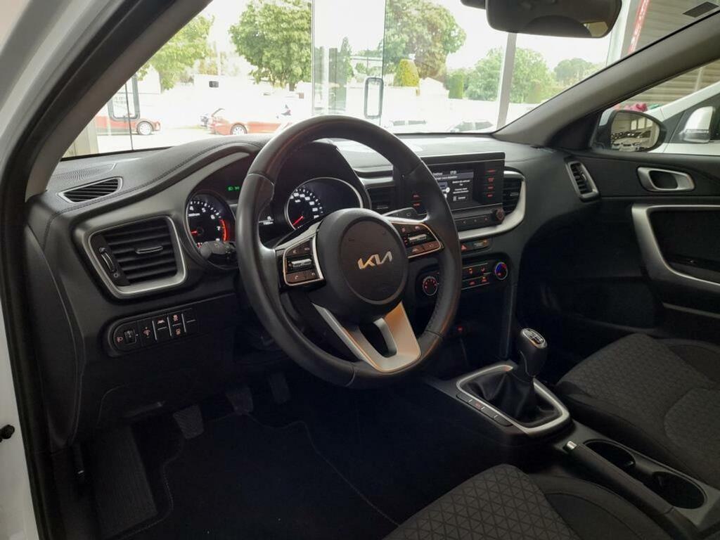 Kia Ceed 1.0 T-GDi 74kW (100CV) Concept 19