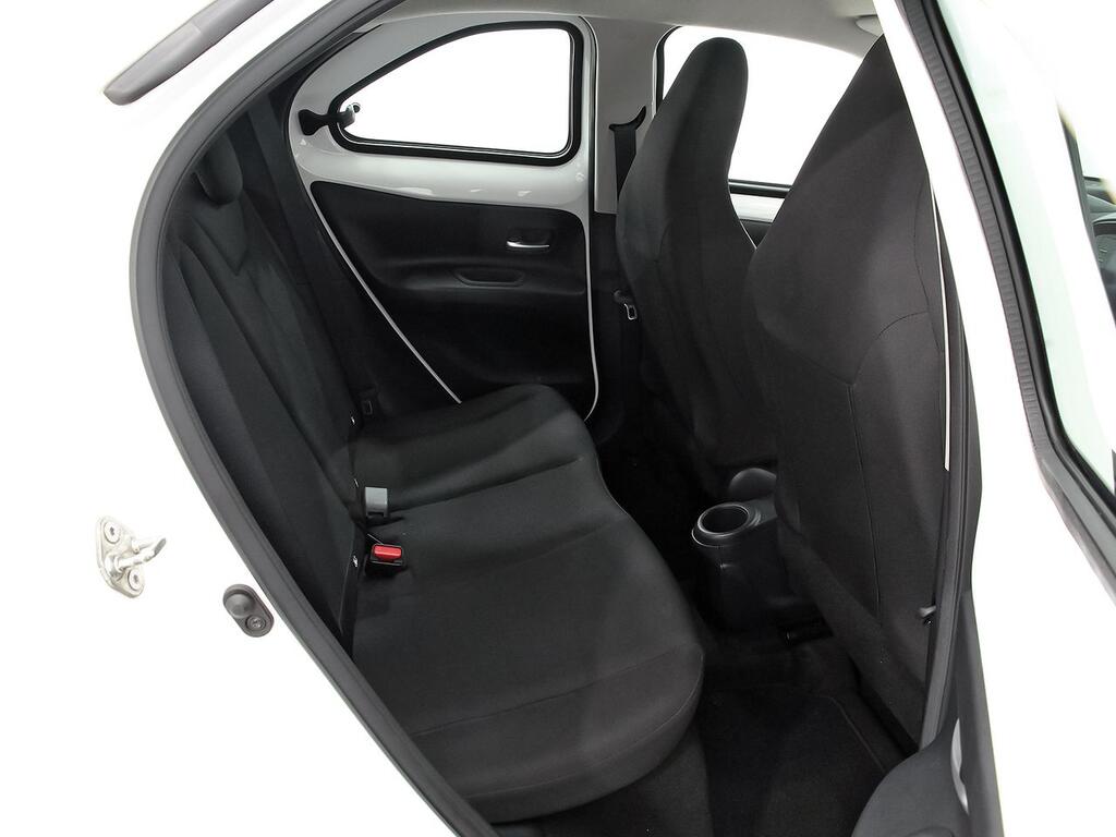 Toyota Aygo X Cross 1.0 VVT-I 72CV Play 8