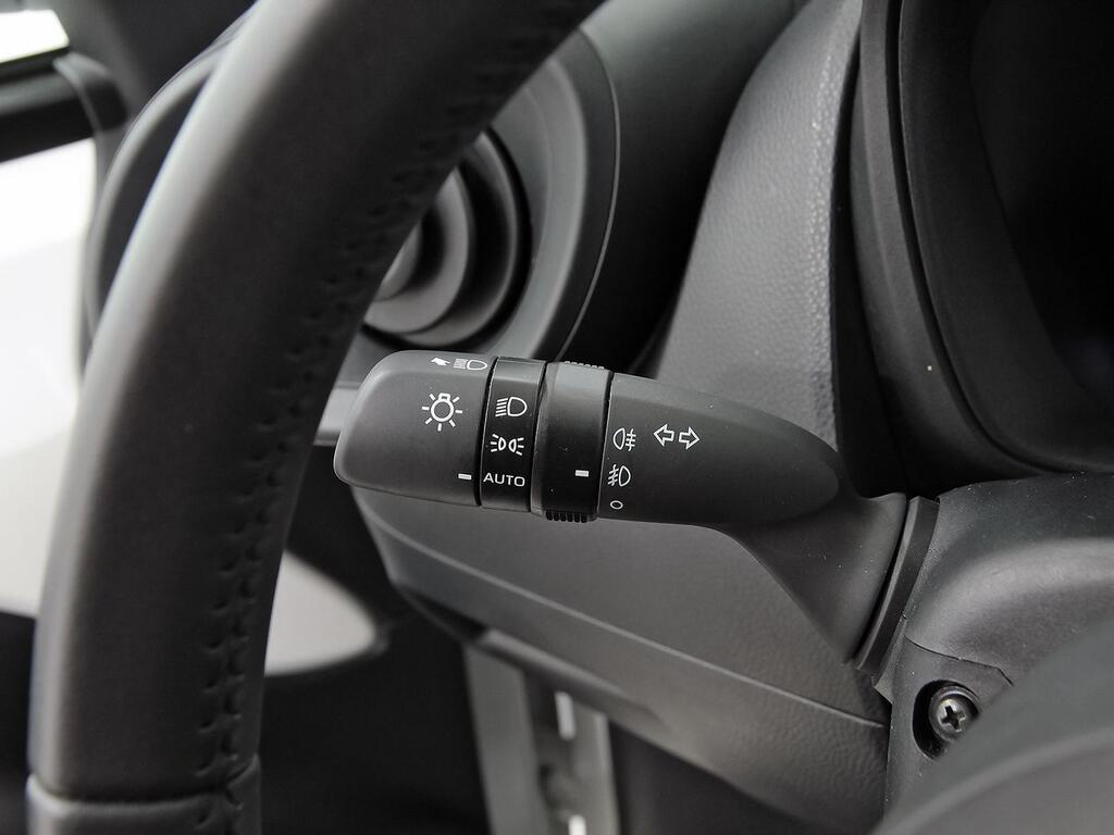 Toyota Aygo X Cross 1.0 VVT-I 72CV Play 15