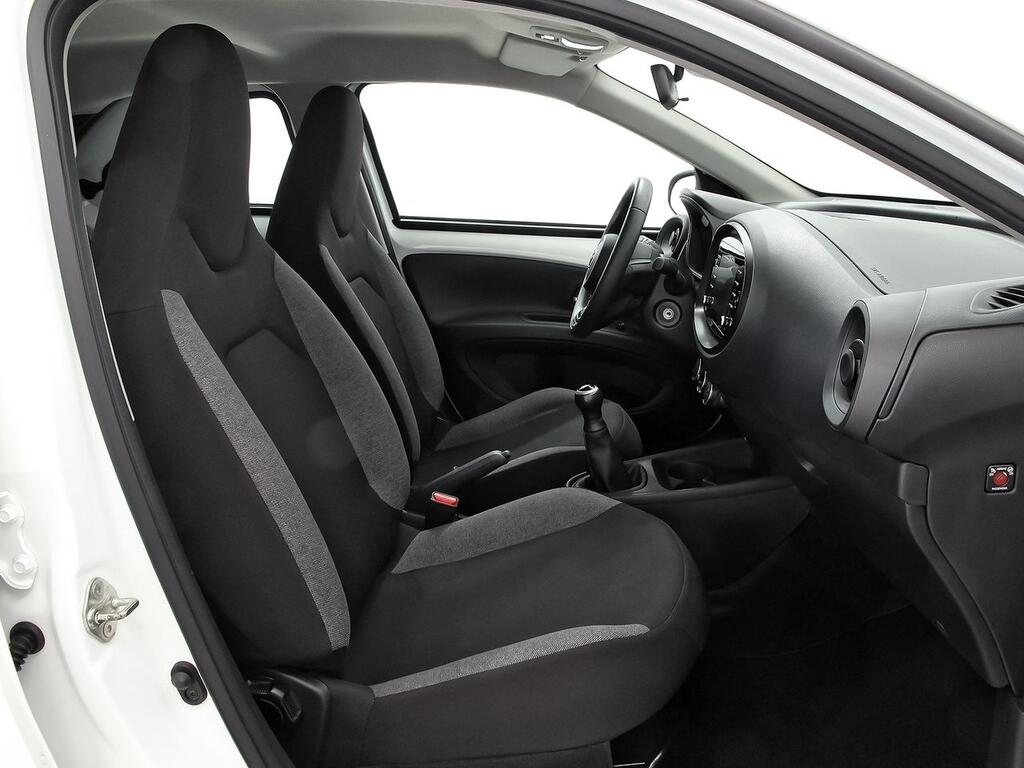 Toyota Aygo X Cross 1.0 VVT-I 72CV Play 7