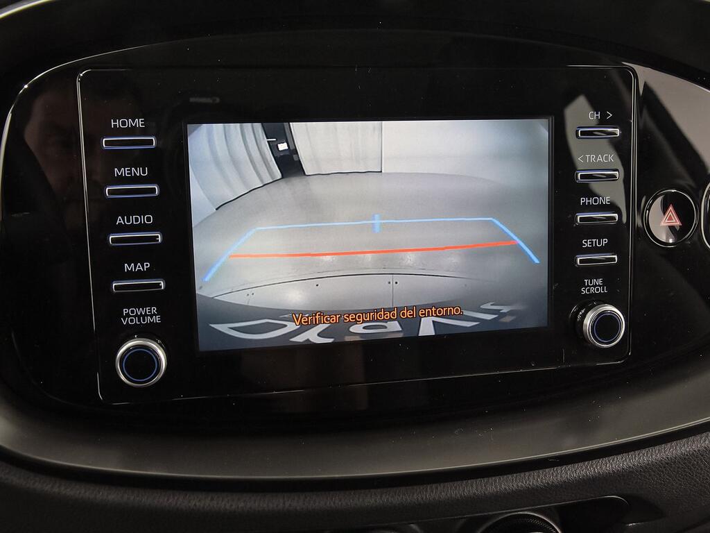 Toyota Aygo X Cross 1.0 VVT-I 72CV Play 23