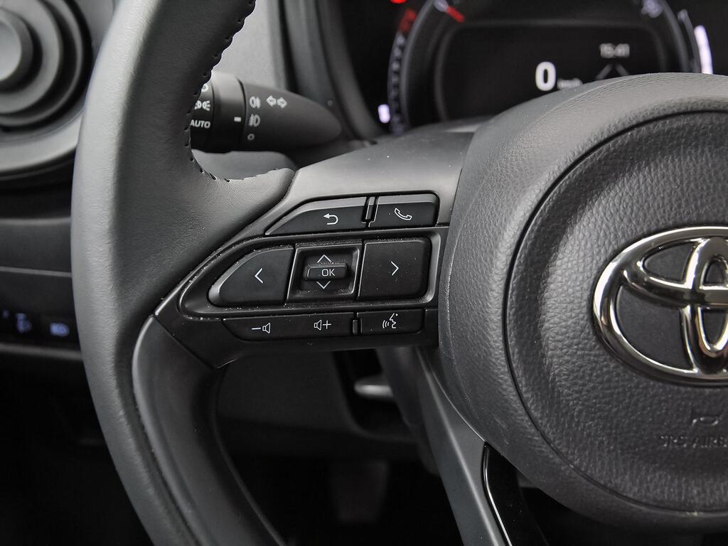 Toyota Aygo X Cross 1.0 VVT-I 72CV Play 17