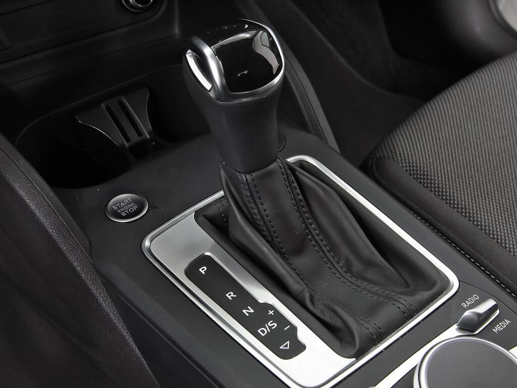 Audi Q2 S line 30 TDI 85kW (116CV) S tronic 32