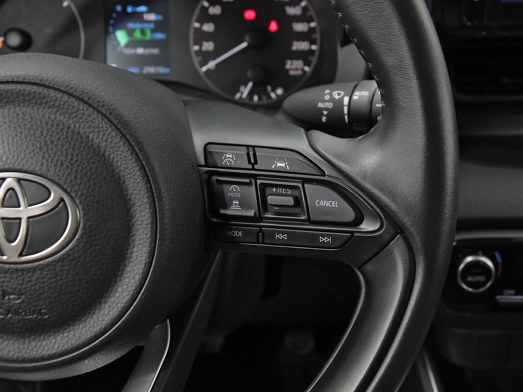 Toyota Yaris 1.5 120H Active Plus 19