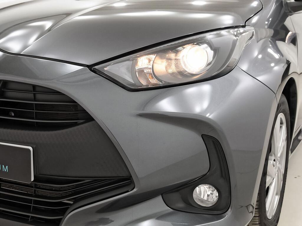 Toyota Yaris 1.5 120H Active Plus 29