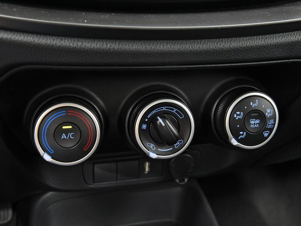 Toyota Aygo X Cross 1.0 VVT-I 72CV Play 8