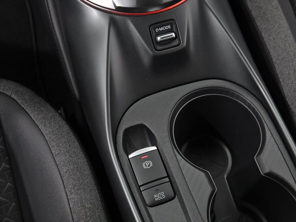 Nissan Juke DIG-T 84 kW (114 CV) 6M/T N-Connecta 31