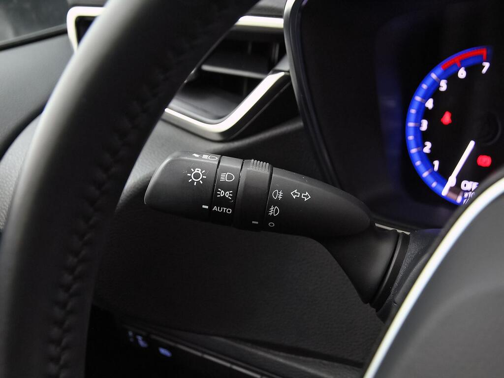 Toyota Corolla 1.8 125H BUSINESS E-CVT 14