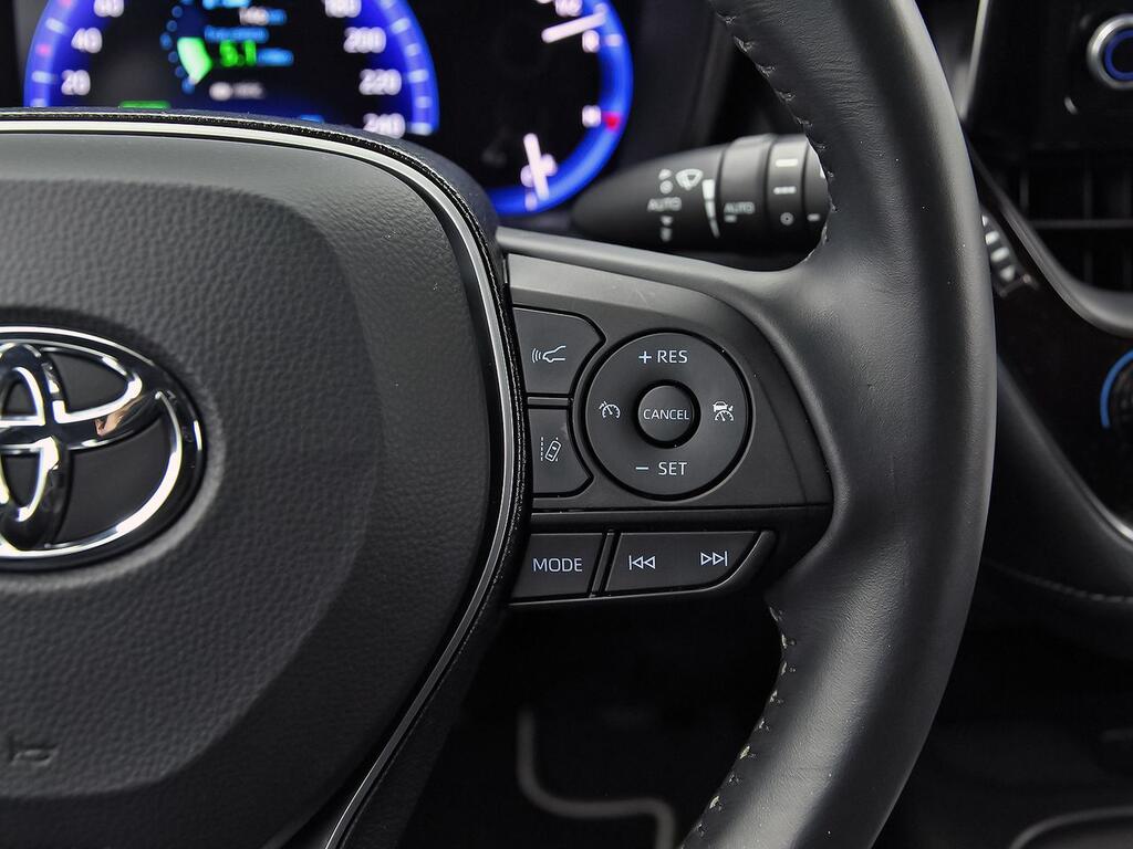 Toyota Corolla 1.8 125H BUSINESS E-CVT 17