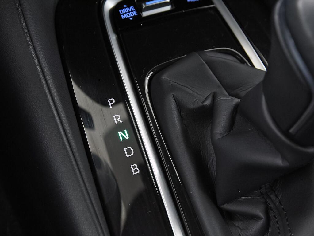 Toyota Corolla 1.8 125H BUSINESS E-CVT 27