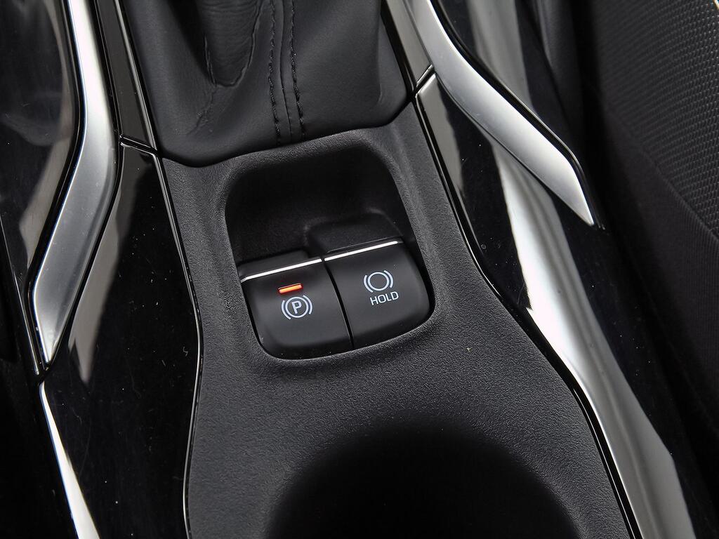 Toyota Corolla 1.8 125H BUSINESS E-CVT 28