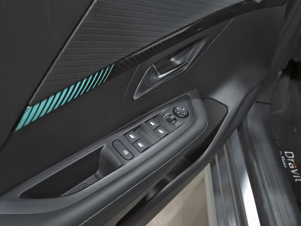 Peugeot 208 Allure Puretech 100 11