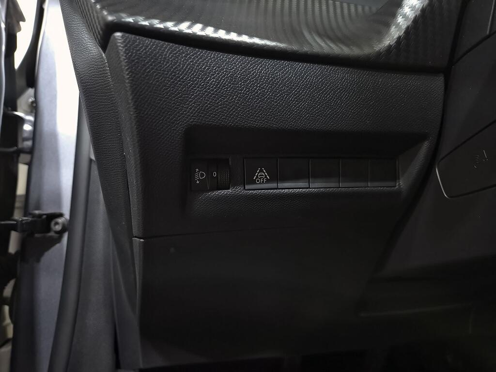 Peugeot 208 Allure Puretech 100 12