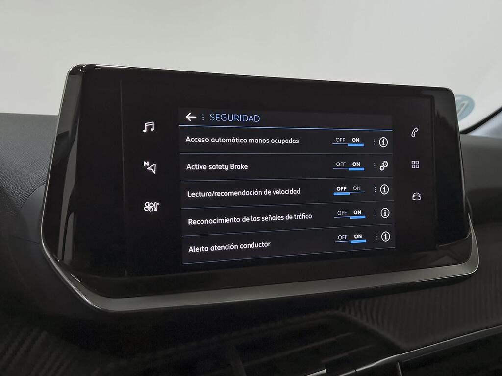 Peugeot 208 Allure Puretech 100 22