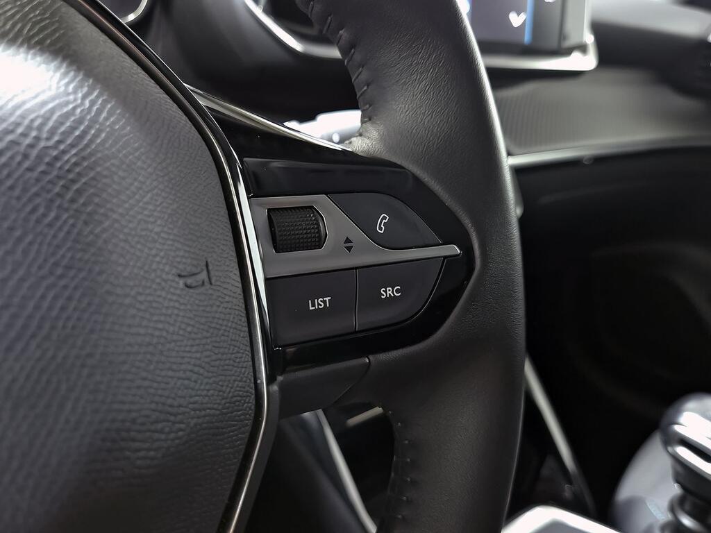 Peugeot 208 Allure Puretech 100 19