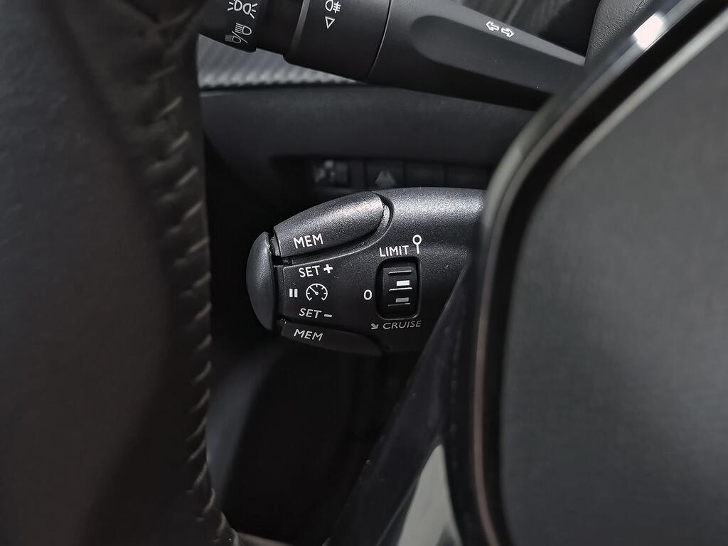 Peugeot 208 Allure Puretech 100 15