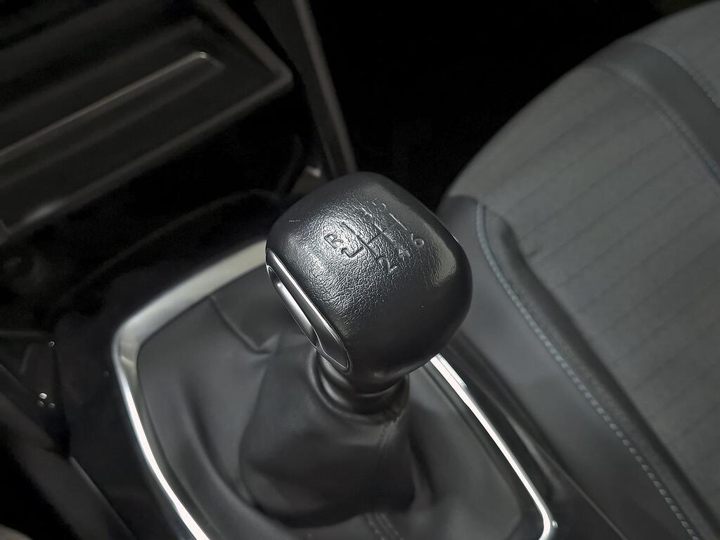 Peugeot 208 Allure Puretech 100 27
