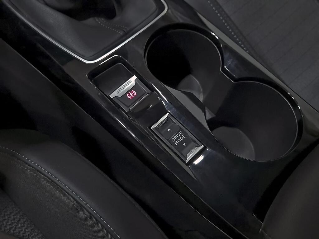 Peugeot 208 Allure Puretech 100 28