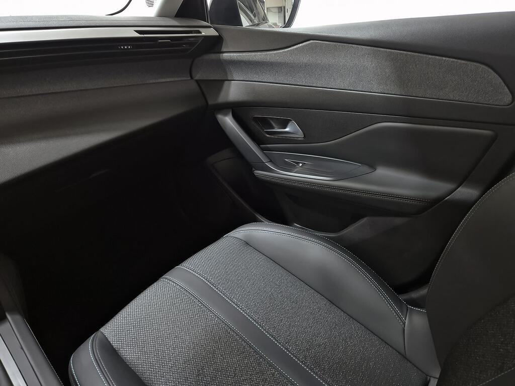 Peugeot 308 5P Allure PureTech 130 S&S MAN 32