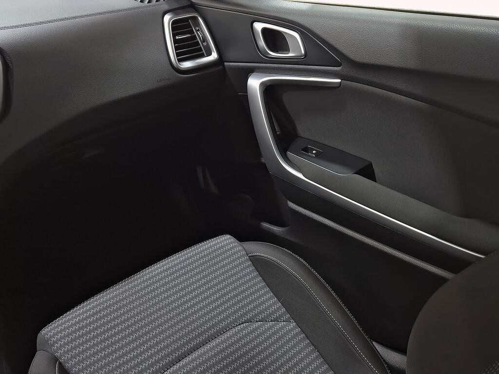 Kia Ceed 1.0 T-GDi 88kW (120CV) Drive 30