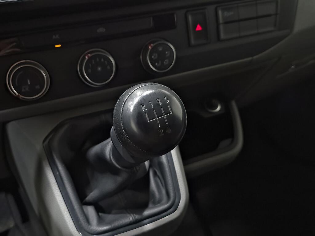 Volkswagen Transporter 2.0 TDI 110CV 2.8T SWB 4P 18