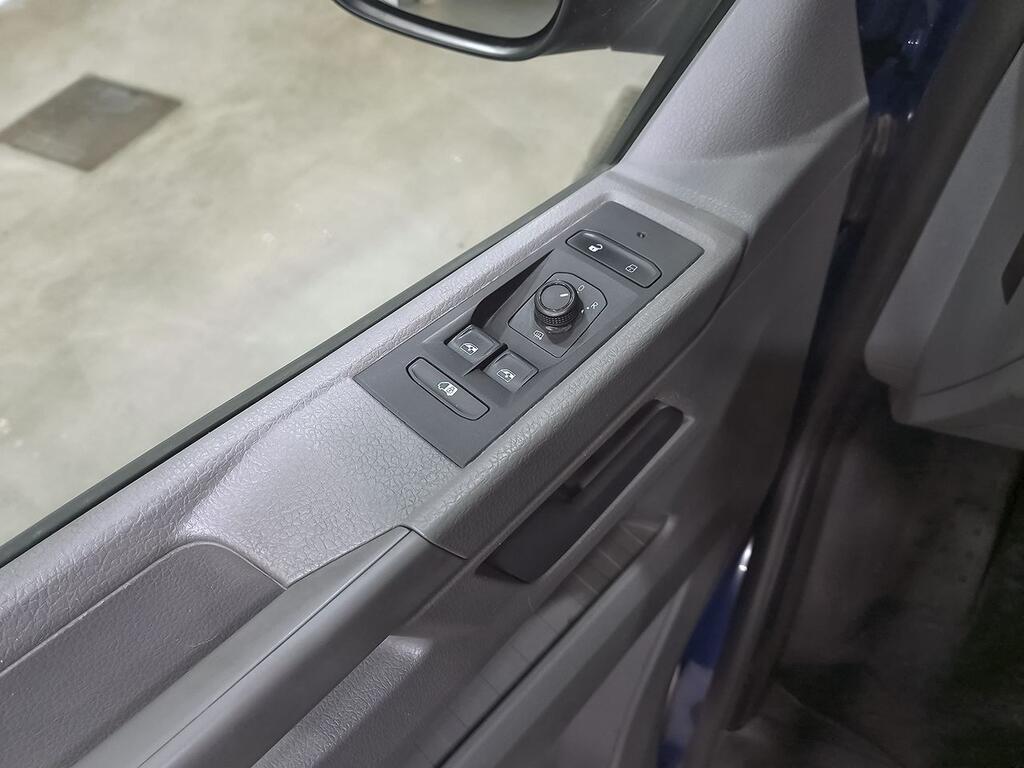 Volkswagen Transporter 2.0 TDI 110CV 2.8T SWB 4P 12