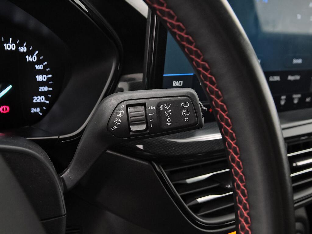 Ford Focus 1.0 Ecoboost MHEV 114kW ST-Line Auto 17