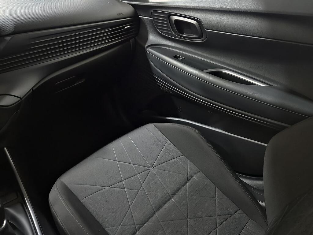 Hyundai Bayon 1.0 TGDI 74kW (100CV) 48V Maxx 28