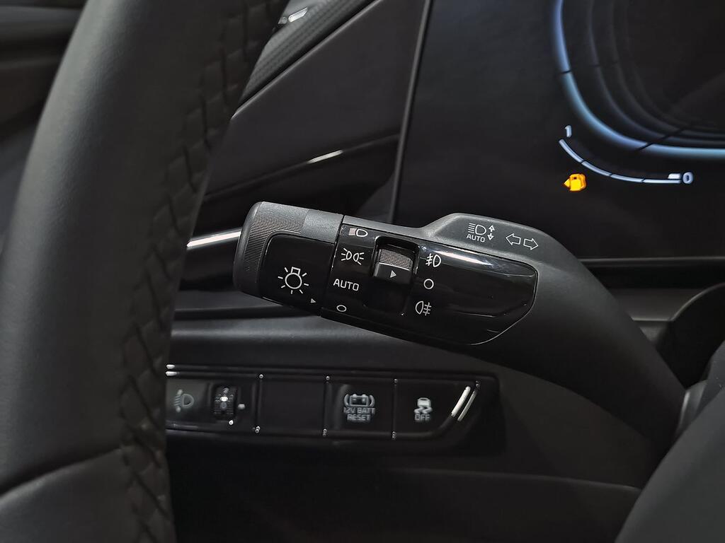 Kia Niro 1.6 GDi HEV 95kW (129CV) Drive 14