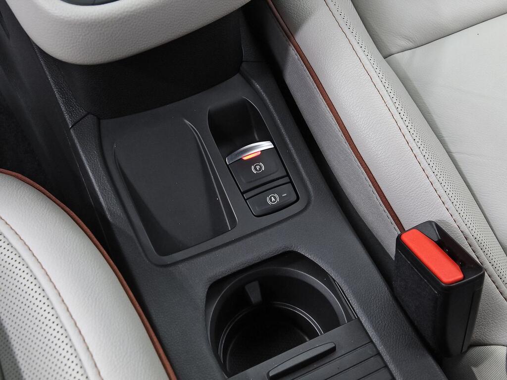 Renault Clio Initiale Paris E-Tech Híbrido 103 kW 33