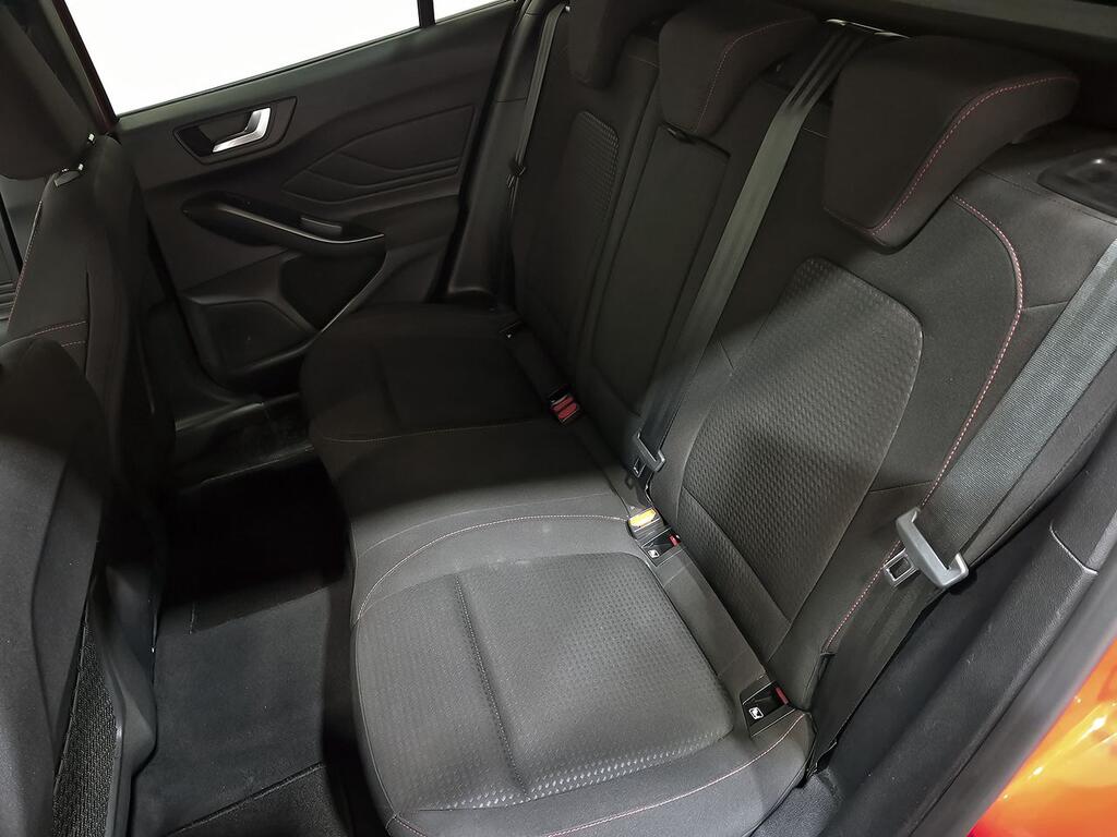 Ford Focus 1.0 Ecoboost MHEV 92kW ST-Line 9