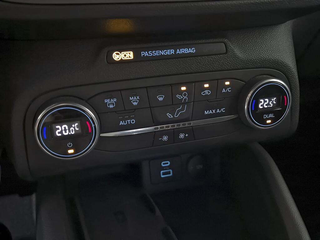 Ford Focus 1.0 Ecoboost MHEV 92kW ST-Line 26