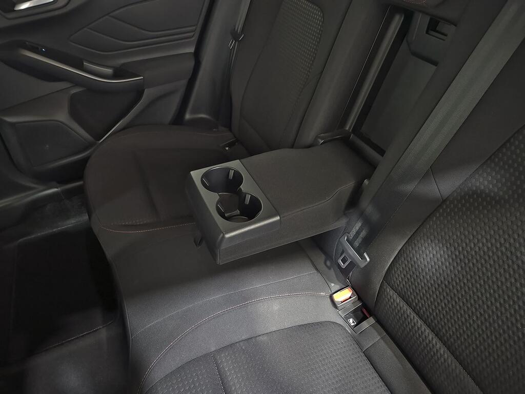 Ford Focus 1.0 Ecoboost MHEV 92kW ST-Line 33