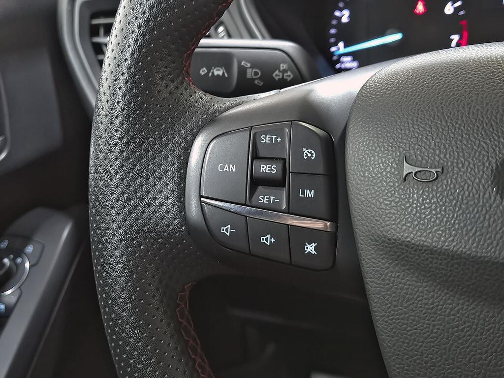 Ford Focus 1.0 Ecoboost MHEV 92kW ST-Line 18