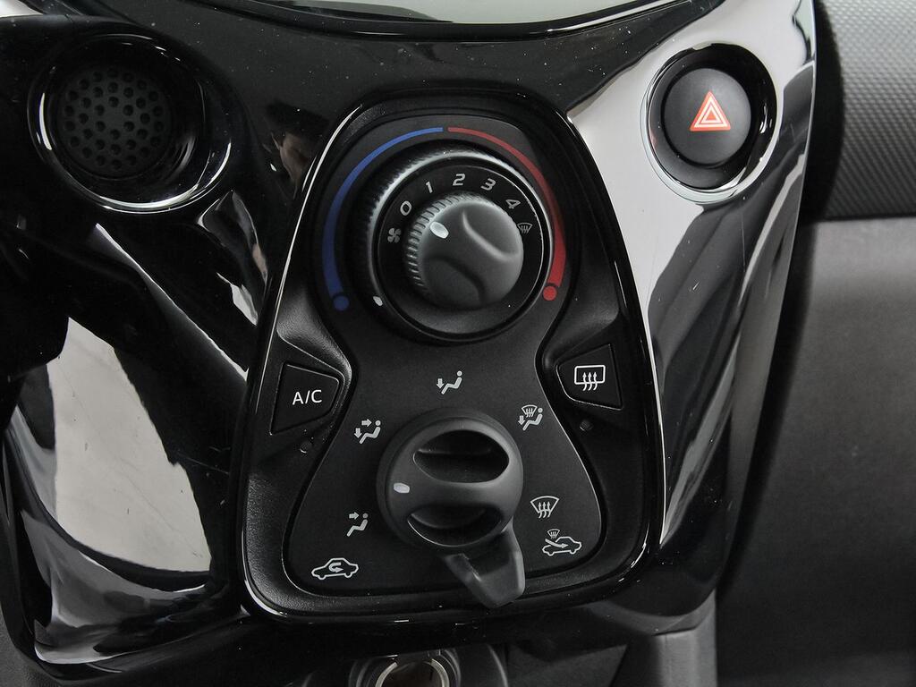 Citroën C1 VTi 53kW (72CV) S&S City Edition 26