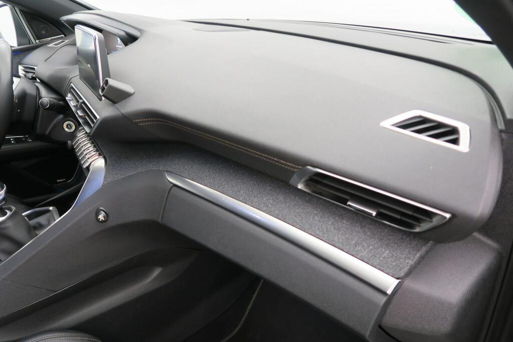 Peugeot 3008 1.2 PURETECH 96KW (130CV) GT LINE S&S 14