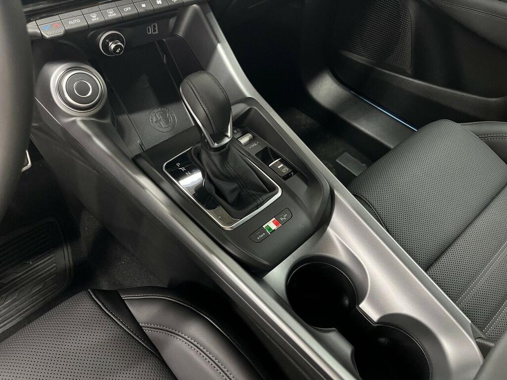 Alfa Romeo Tonale 1.3 Multi-air PHEV Speciale Q4 8