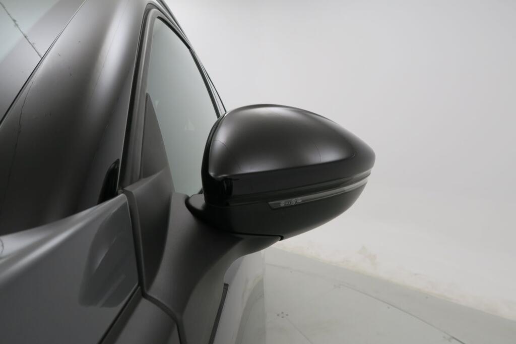 Peugeot 2008 GT BlueHDI 130 S&S EAT8 21