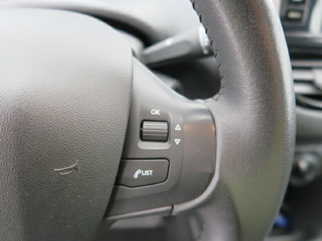 Peugeot 2008 Style 1.2L PureTech 60KW (82CV) S&S 13