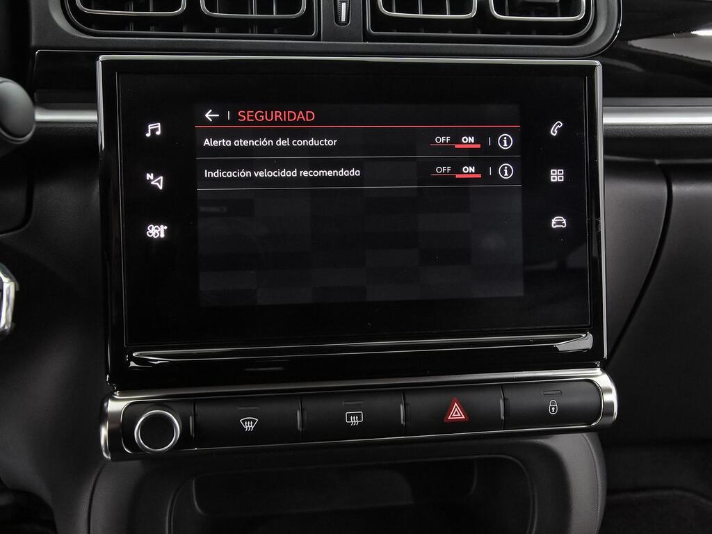 Citroën C3 PureTech 60KW (83CV) Shine 26