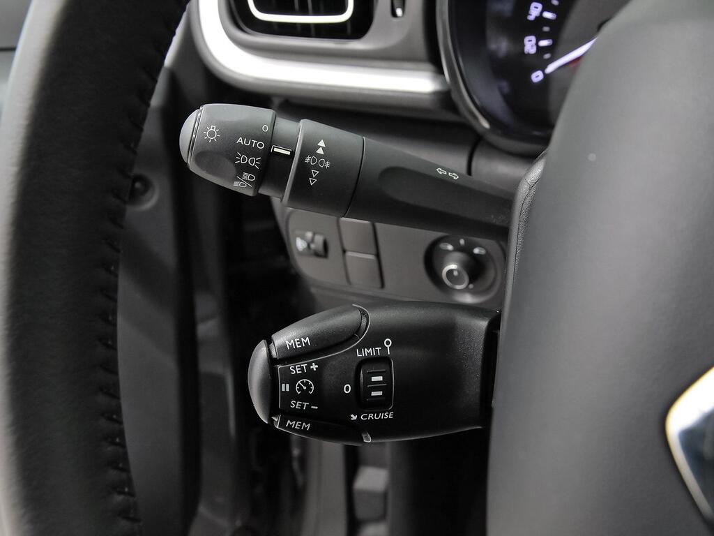 Citroën C3 PureTech 60KW (83CV) Shine 16