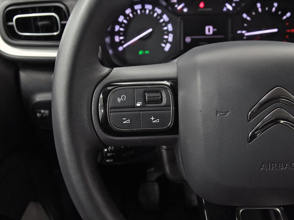 Citroën C3 PureTech 60KW (83CV) Shine 18