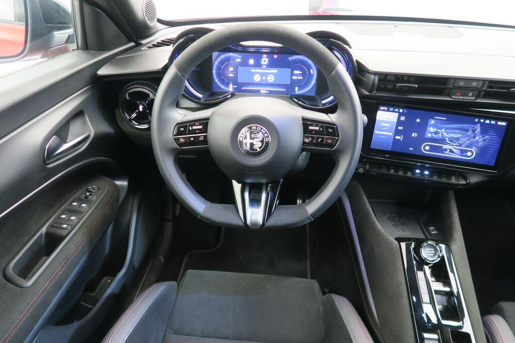 Alfa Romeo Junior Elettrica Veloce 207kW (280CV) 12