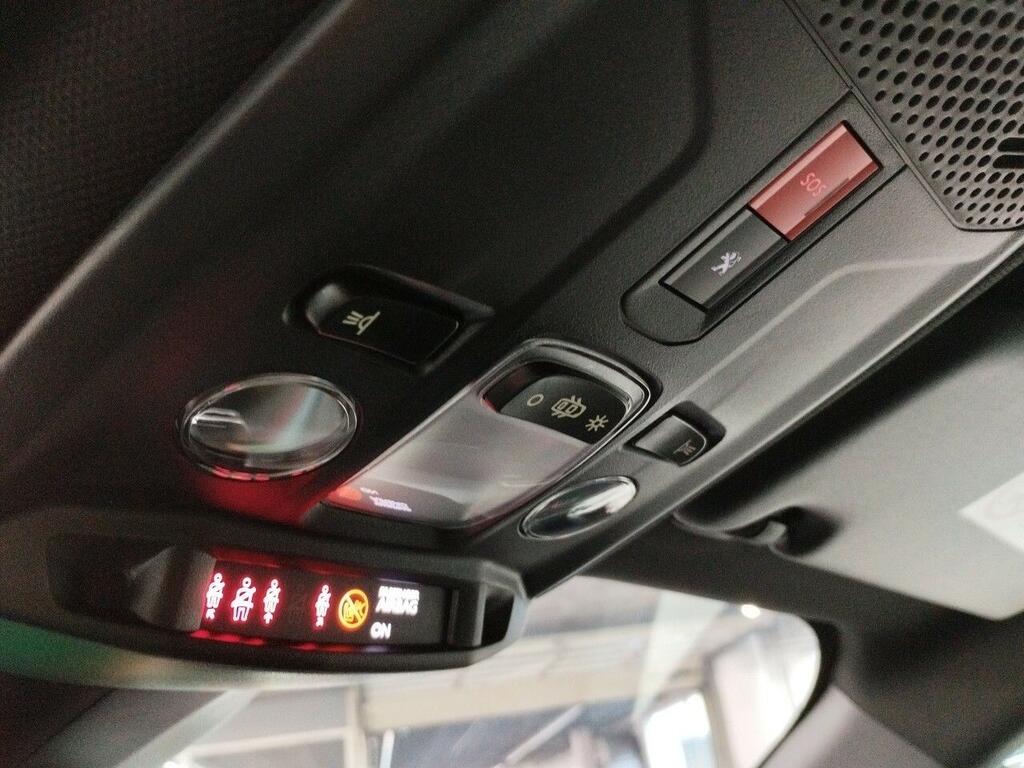 Peugeot 2008 Eléctrico Allure Pack (100kW) 8