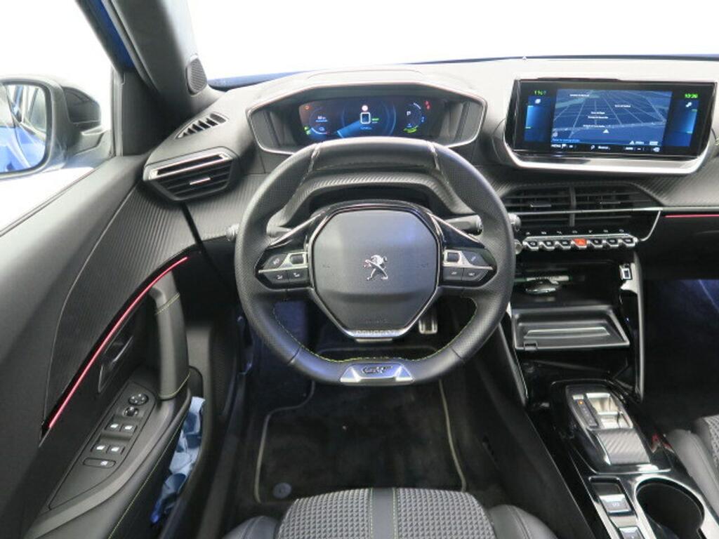 Peugeot 2008 Eléctrico GT 136 (100kW) 13