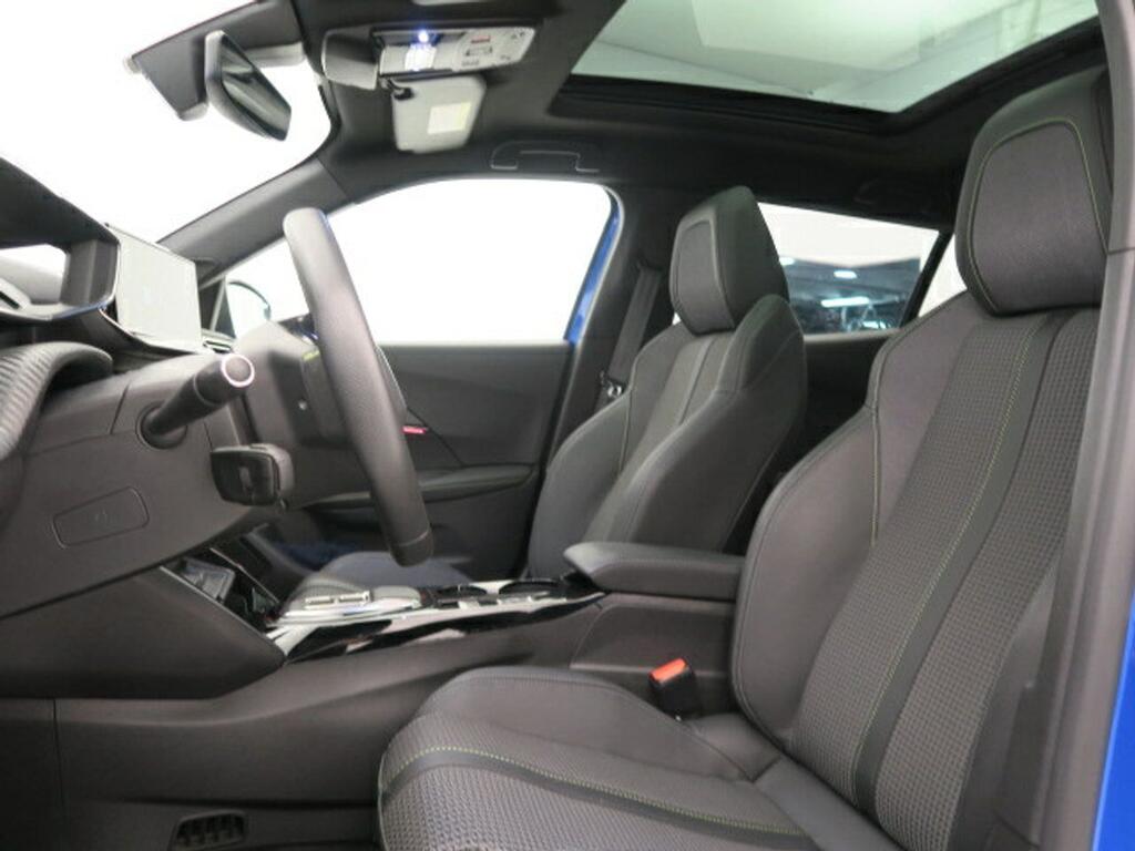 Peugeot 2008 Eléctrico GT 136 (100kW) 17